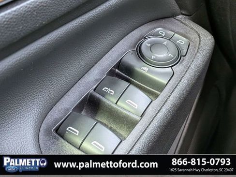 Used 2021 Chevrolet Equinox LT FWD image 24