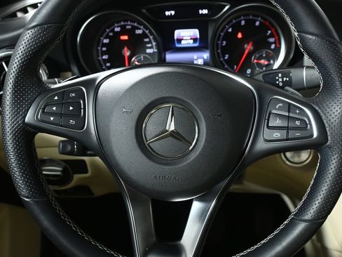 Used 2019 Mercedes-Benz GLA 250 4MATIC image 19