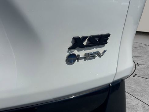 Used 2025 Toyota RAV4 XSE w/ Weather Package AWD/4WD image 31