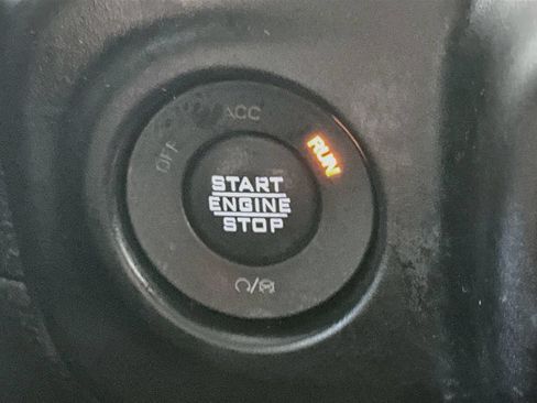 Used 2022 Jeep Wrangler Unlimited Rubicon w/ LED Lighting Group AWD/4WD image 27
