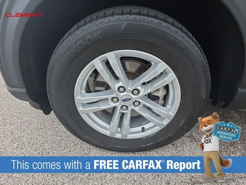 Used 2022 Ford Explorer XLT w/ Equipment Group 202A image 2