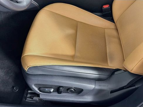 Used 2023 Lexus ES 350 w/ Accessory Package (Z2) FWD image 23