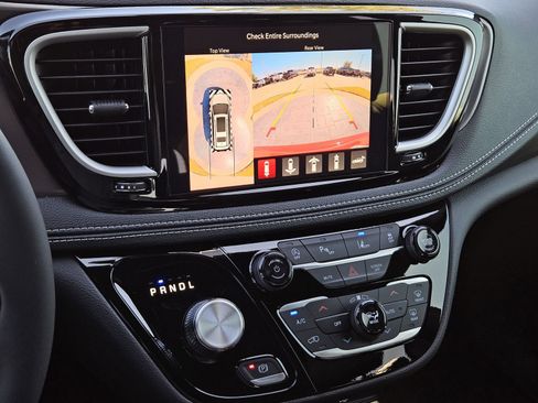 New 2026 Chrysler Pacifica Select w/ S Appearance Package image 17