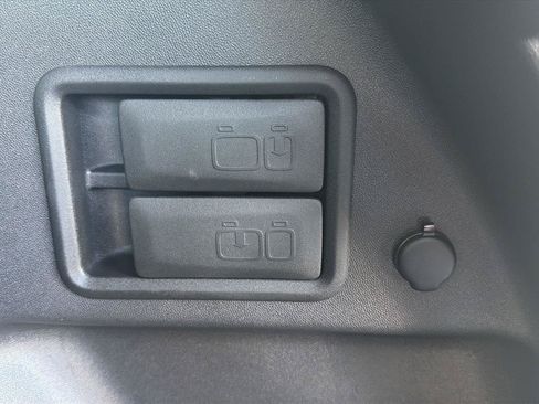 Used 2024 Chevrolet Equinox LT AWD/4WD image 23