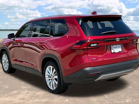 Used 2025 Toyota Grand Highlander AWD image 5