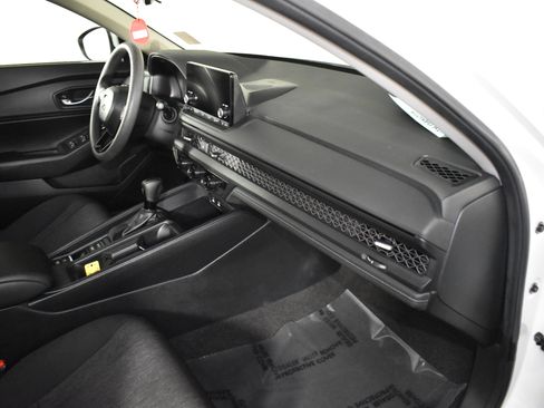 Used 2024 Honda Accord EX image 39