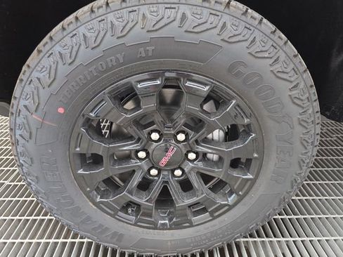 New 2026 GMC Canyon Elevation w/ Convenience Package image 12