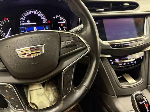Used 2018 Cadillac XT5 Premium Luxury image 16