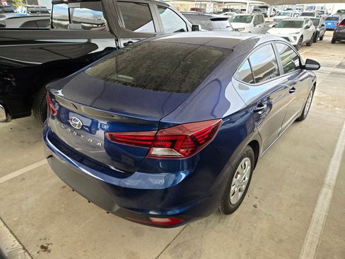 Used 2019 Hyundai Elantra SE image 4