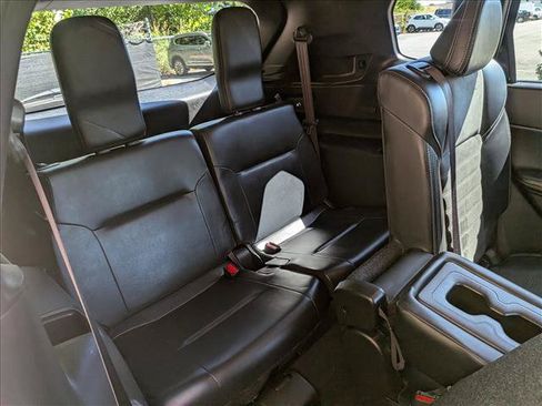 Used 2024 Mitsubishi Outlander SE FWD image 16