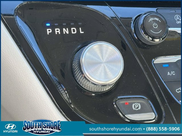 Used 2018 Chrysler Pacifica Touring-L FWD image 31