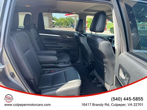 Used 2019 Toyota Highlander XLE image 15