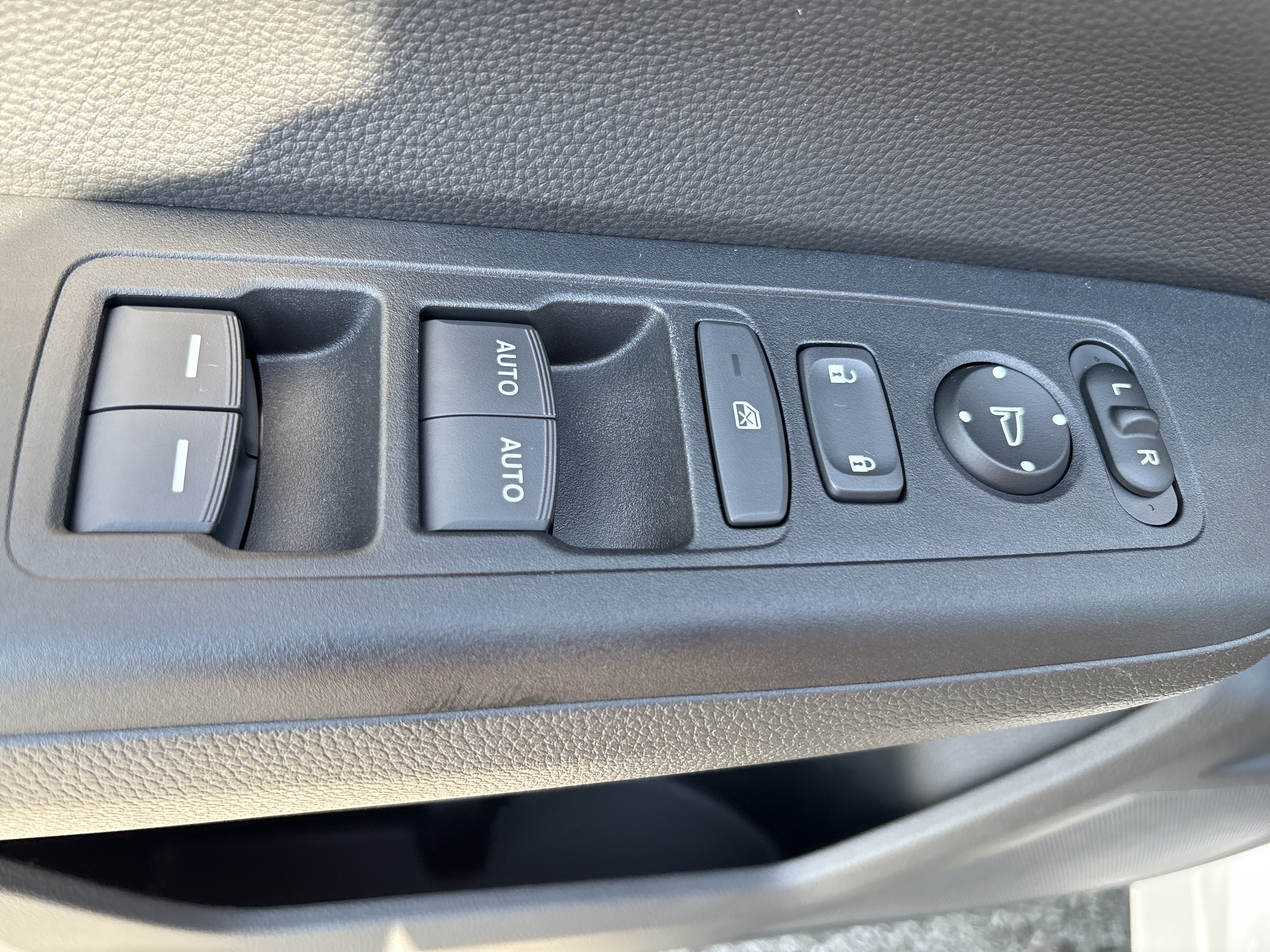 Used 2026 Honda CR-V Sport image 13