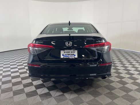 Used 2023 Honda Civic Sport image 9