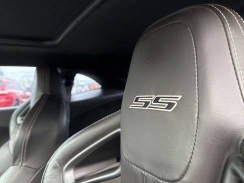 Used 2015 Chevrolet Camaro SS w/ SS Performance Package image 19