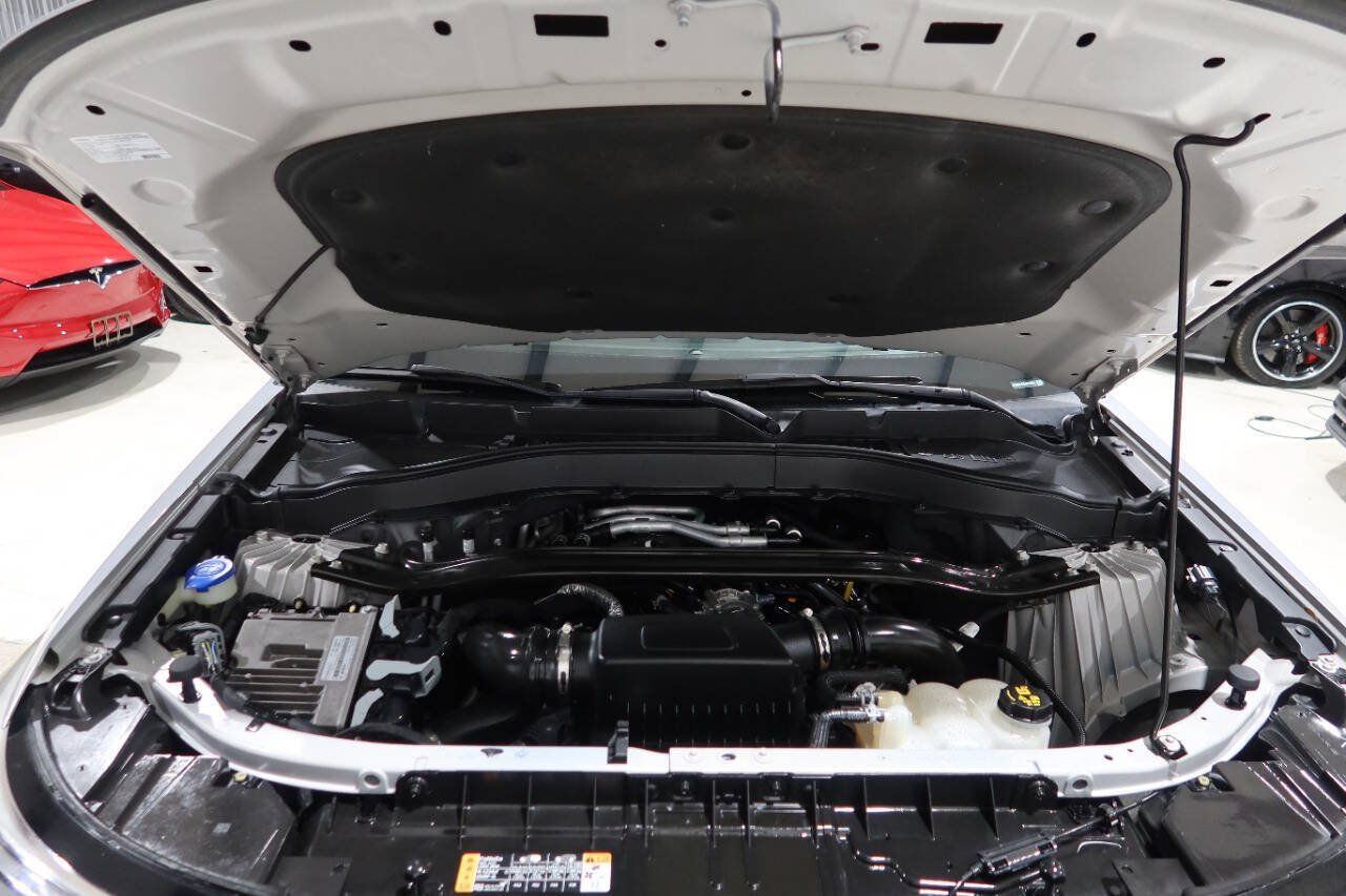 Used 2020 Ford Explorer ST w/ ST Street Pack AWD/4WD image 9