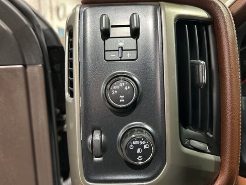 Used 2015 Chevrolet Silverado 1500 High Country w/ High Country Premium Package image 22