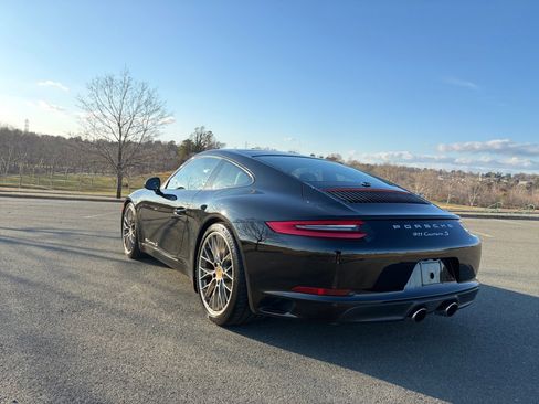 Used 2017 Porsche 911 Carrera S image 3