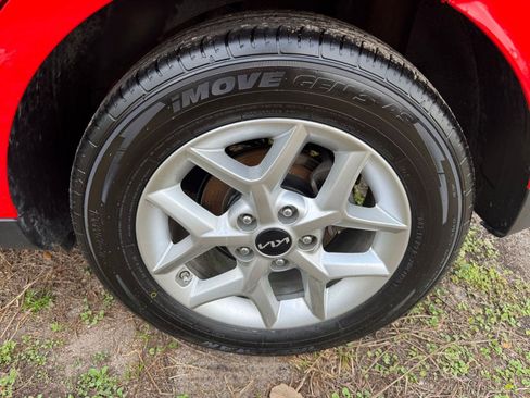 Used 2025 Kia Soul LX w/ LX Technology Package image 25