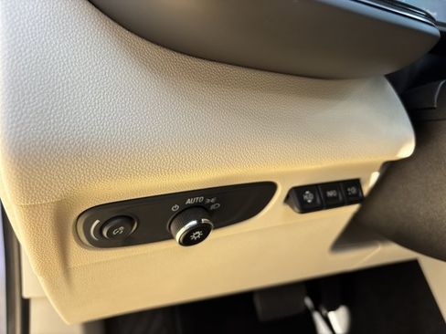Used 2022 Buick Envision Essence w/ Technology Package I FWD image 24