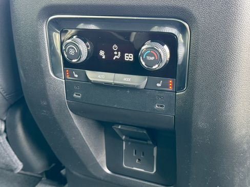 Used 2025 Chevrolet Tahoe Premier image 30