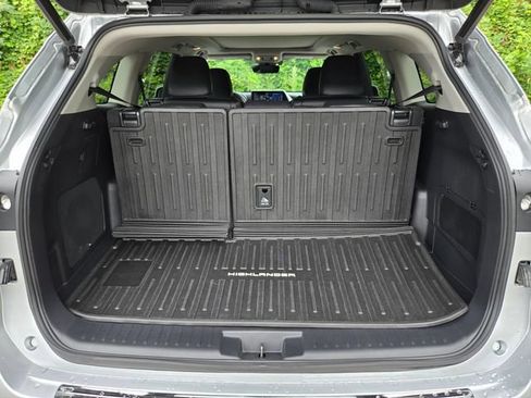 Used 2022 Toyota Highlander Platinum FWD image 23