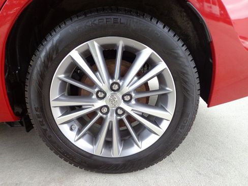 Used 2015 Toyota Corolla LE Premium FWD image 10