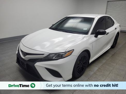 Used 2020 Toyota Camry SE image 1