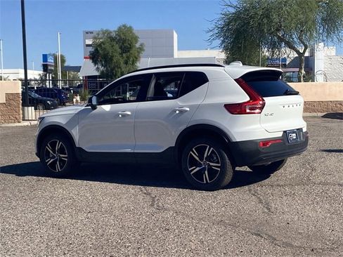 New 2026 Volvo XC40 B4 Core image 9