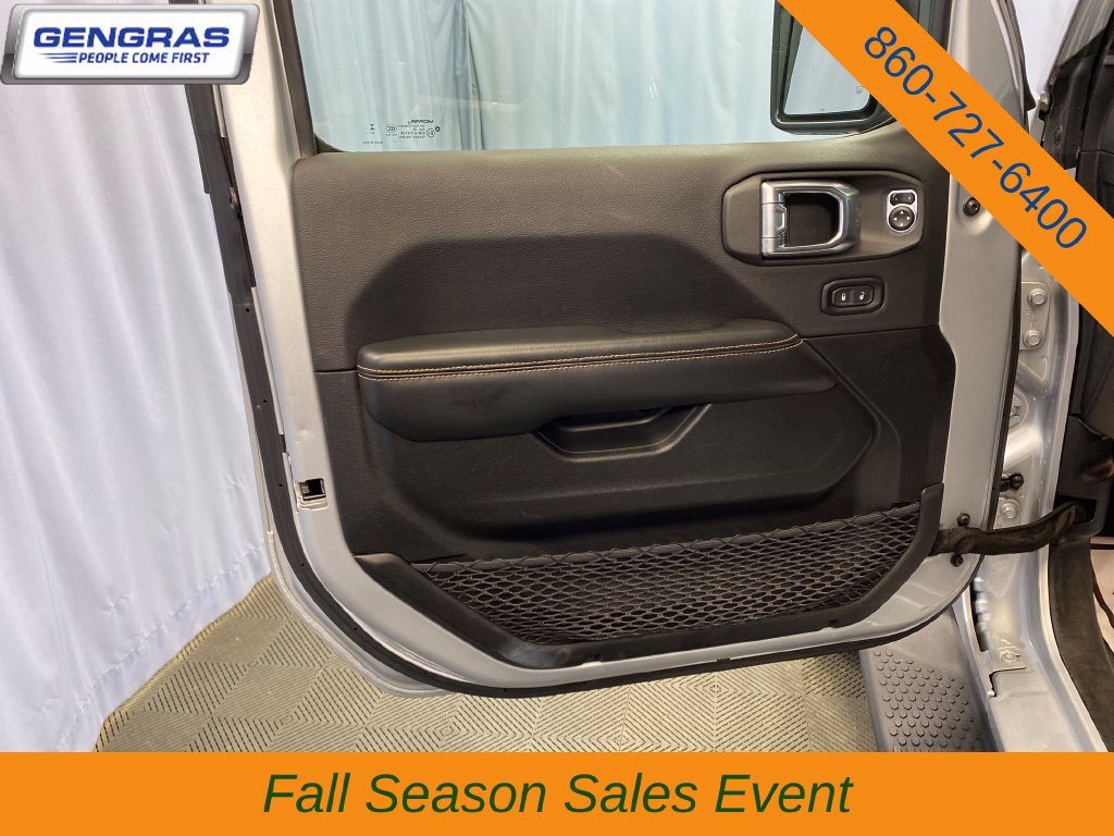 Used 2024 Jeep Wrangler Unlimited Sahara w/ Technology Group AWD/4WD image 13