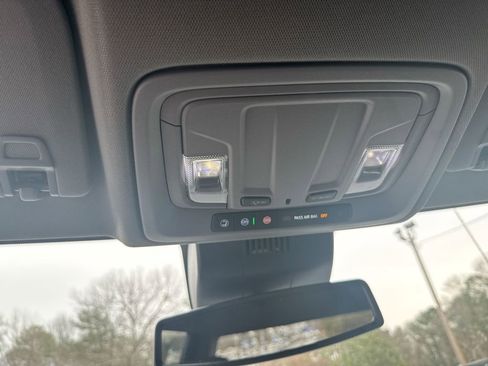 Used 2024 GMC Sierra 1500 SLT image 19