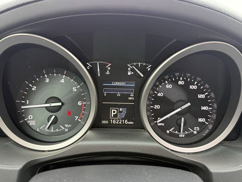 Used 2015 Toyota Land Cruiser image 18