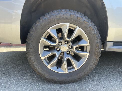 Used 2019 Chevrolet Tahoe LT RWD image 12