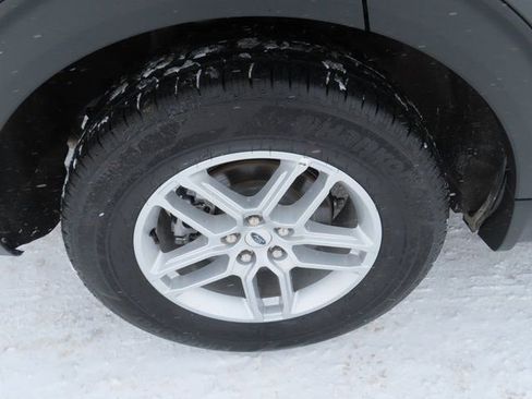 Used 2025 Ford Explorer Active image 15