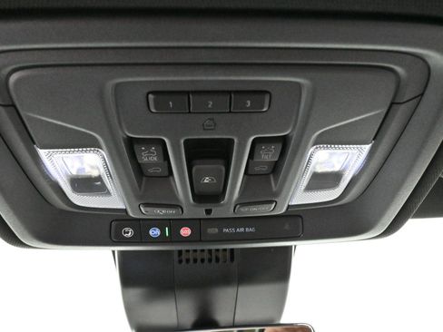 Used 2025 GMC Sierra 1500 AT4 w/ AT4 Premium Package image 28