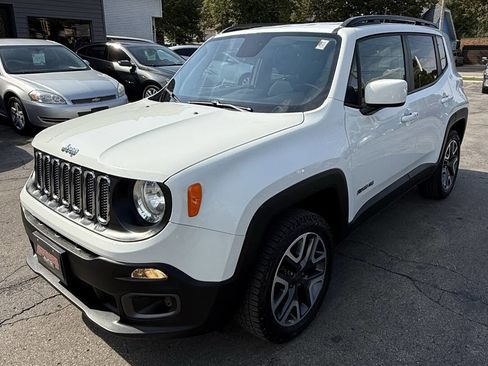 Used 2018 Jeep Renegade Latitude w/ Cold Weather Group image 4