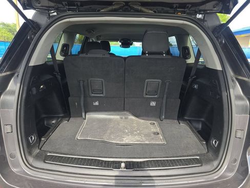Used 2023 Jeep Grand Cherokee L Laredo RWD image 17
