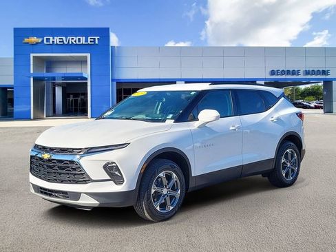 Certified 2023 Chevrolet Blazer LT w/ Convenience Package image 2