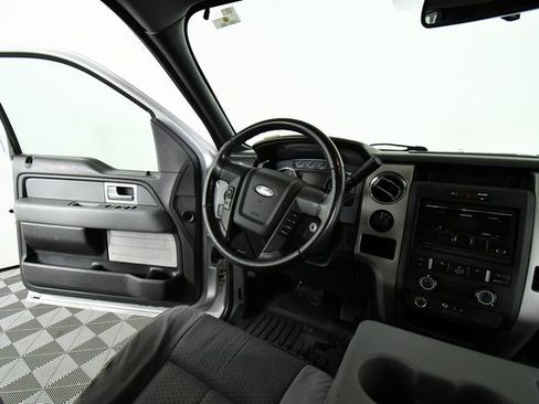 Used 2011 Ford F150 XLT w/ XLT Chrome Pkg image 19