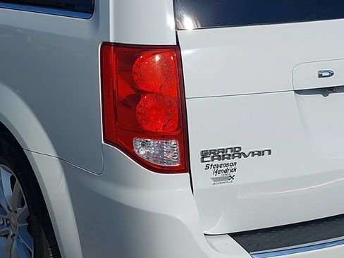 Used 2019 Dodge Grand Caravan SXT FWD image 30