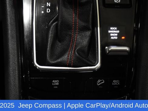Used 2025 Jeep Compass Trailhawk AWD/4WD image 25