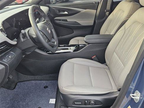 Certified 2025 Buick Envista Avenir image 9