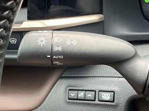 Used 2024 Toyota Crown AWD/4WD image 44