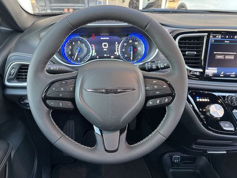 New 2026 Chrysler Pacifica Select w/ S Appearance Package image 21