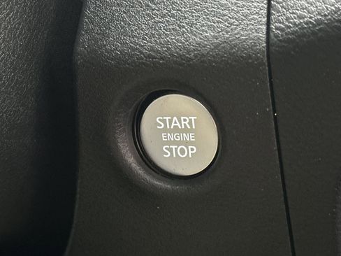 Used 2022 Nissan Frontier SV image 23