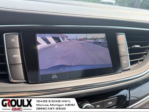 Used 2023 Buick Enclave Essence w/ Sport Touring Edition AWD/4WD image 20