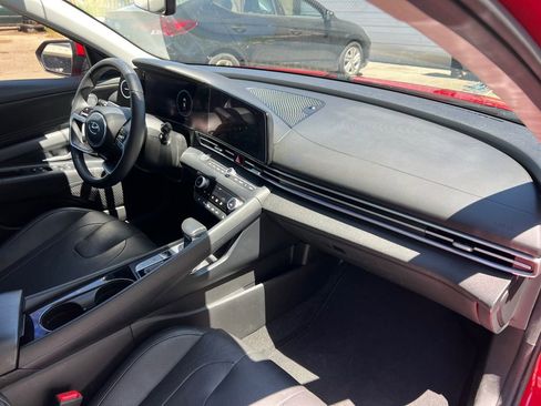 Used 2023 Hyundai Elantra Limited w/ Preferred Accessory Package FWD image 16