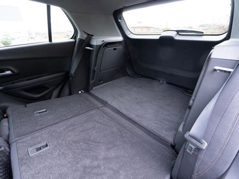 Used 2022 Chevrolet Trax LS w/ Tint and Cruise Package image 31