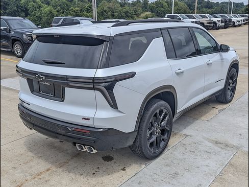 New 2026 Chevrolet Traverse RS w/ LPO, Floor Liner Package AWD/4WD image 7