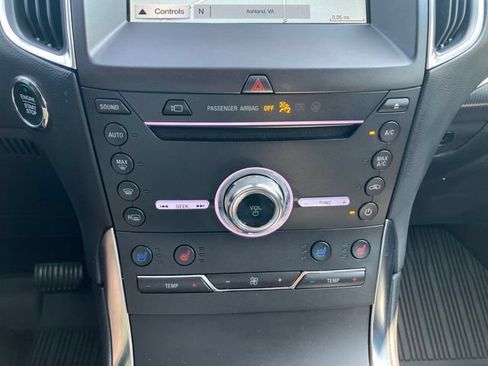 Used 2019 Ford Edge Titanium w/ Equipment Group 301A AWD/4WD image 14